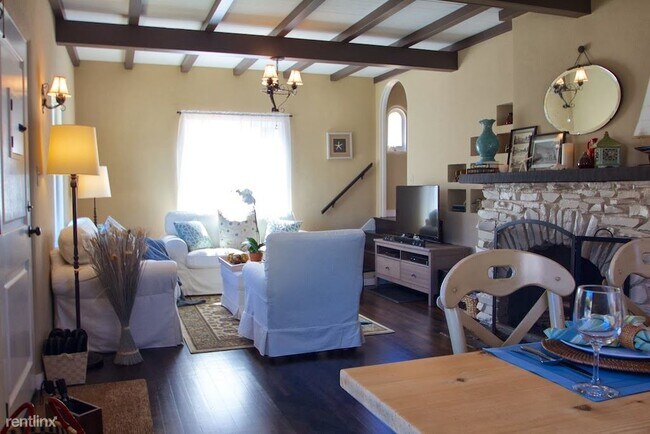 Building Photo - 4 br, 2 bath House - 3612 Storybook Cottage