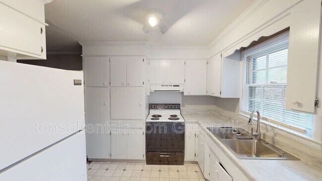 Foto del edificio - 1415 Fernwood Glendale Rd