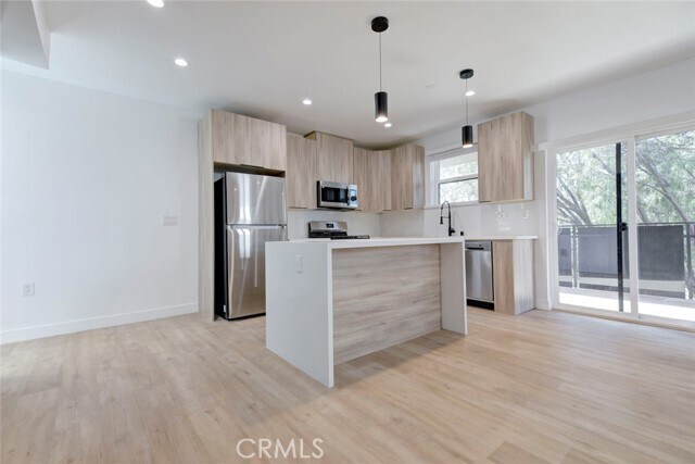 Foto del edificio - 5648 Cartwright Ave