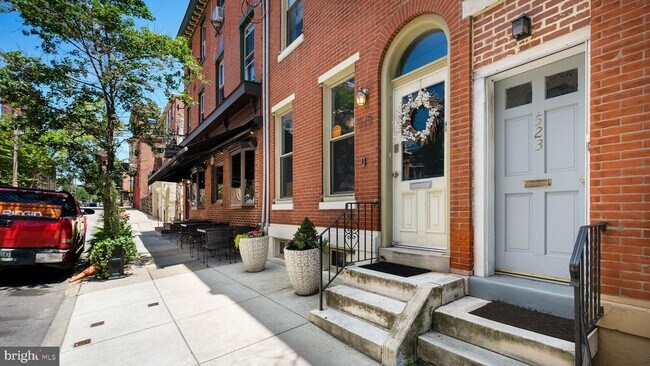 Building Photo - 525 N 20th St