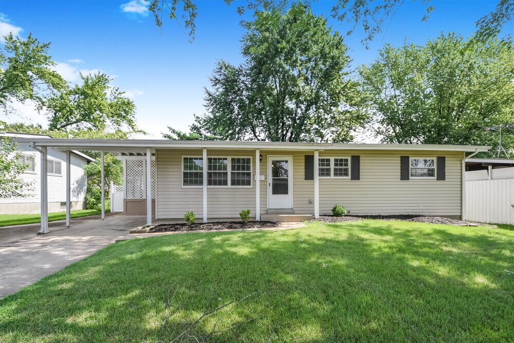 Primary Photo - 2325 Flamingo Dr