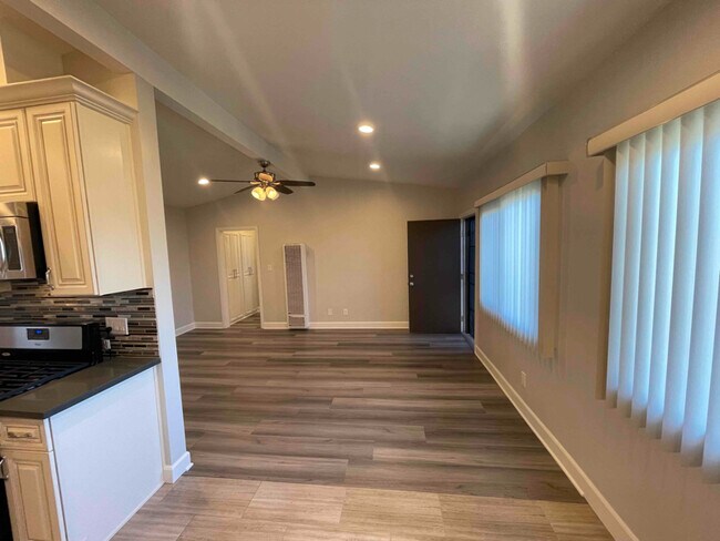 Foto del edificio - 5124 W El Segundo Blvd