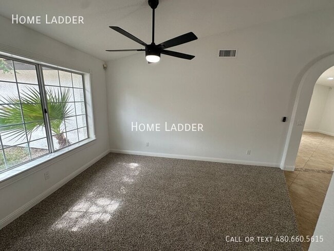 Foto del edificio - 2640 E Mallory St