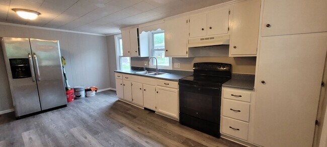 Foto del edificio - 3 bedroom 1 bathroom home in Brownstown/Leola