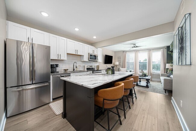 Foto del edificio - Fully Furnished 1 Bedroom in the heart of Short North!