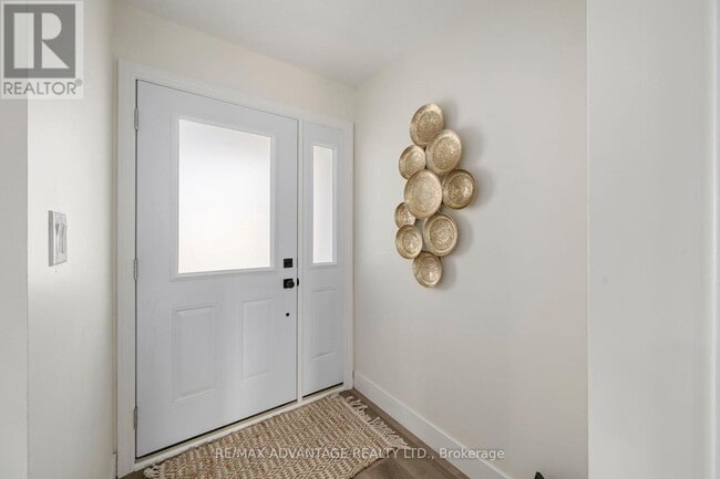 Building Photo - 26 Luton Crescent