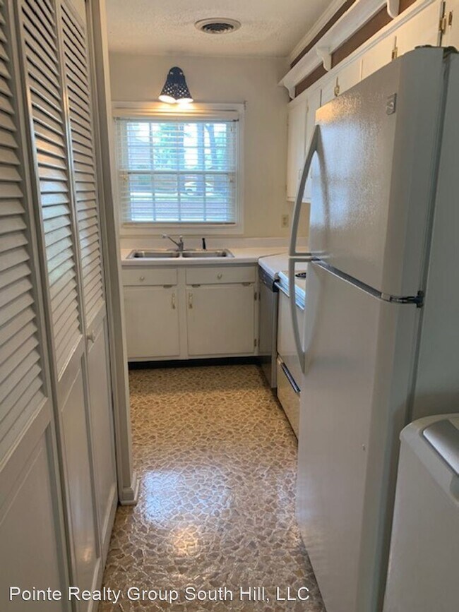 Building Photo - 2 br, 1.5 bath House - 507 Cambridge Court