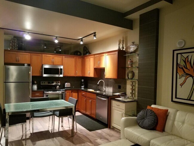 Foto del edificio - 851 W Front St #803