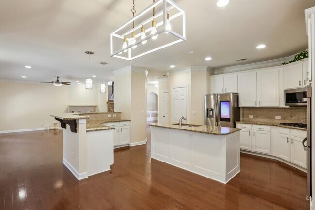 Foto del edificio - 1641 Danbury Parc Pl