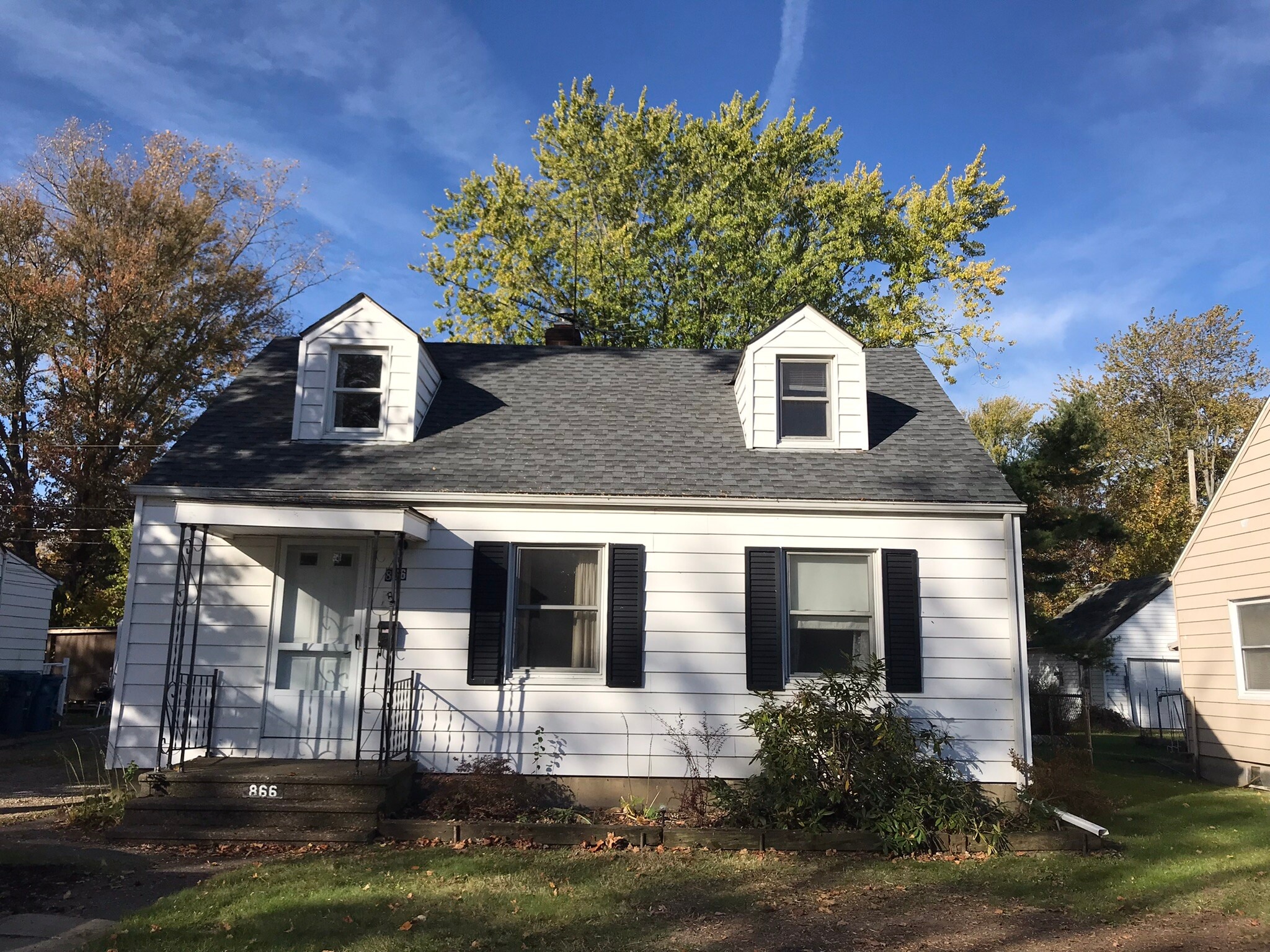 866 Warwick Dr Sheffield Lake, OH 44054 – photo 3