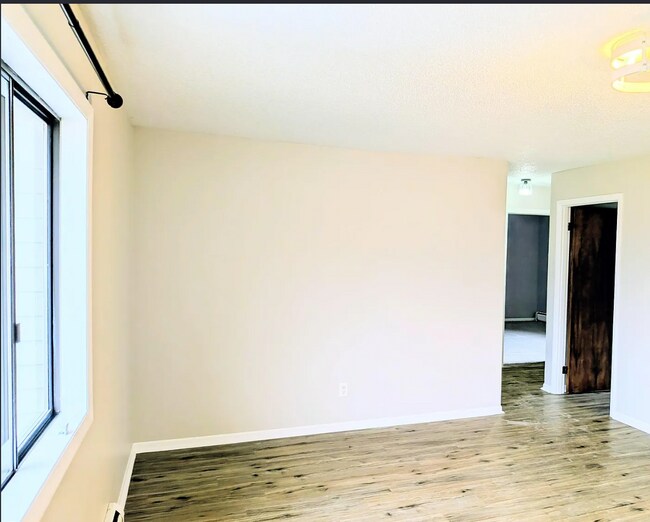 Foto del edificio - 303 W Elizabeth St