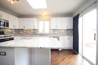 Building Photo - 310 Judson St