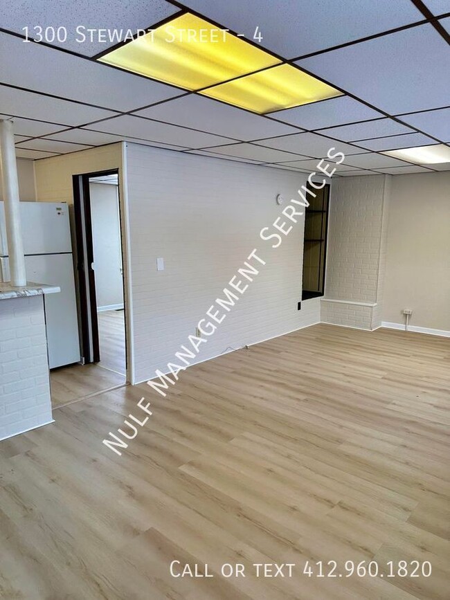 Building Photo - 1300 Stewart St