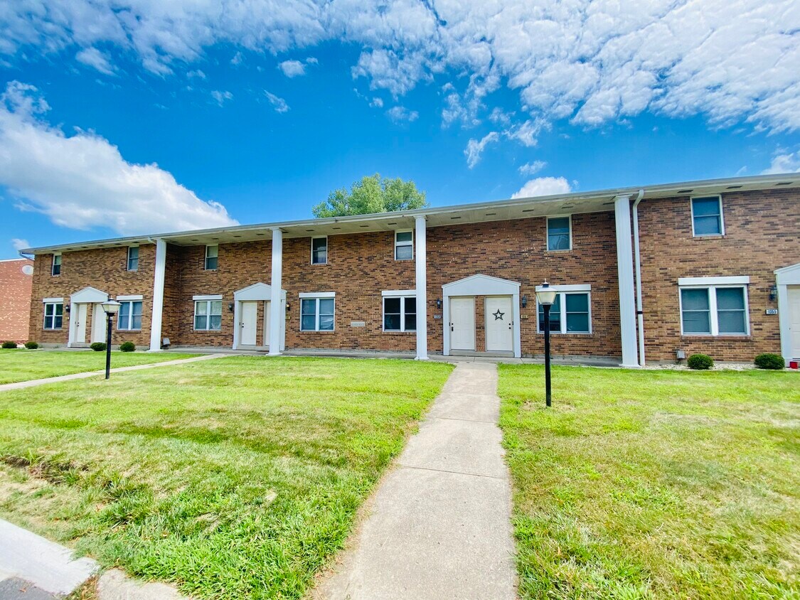 Primary Photo - 1359 Chippewa Dr