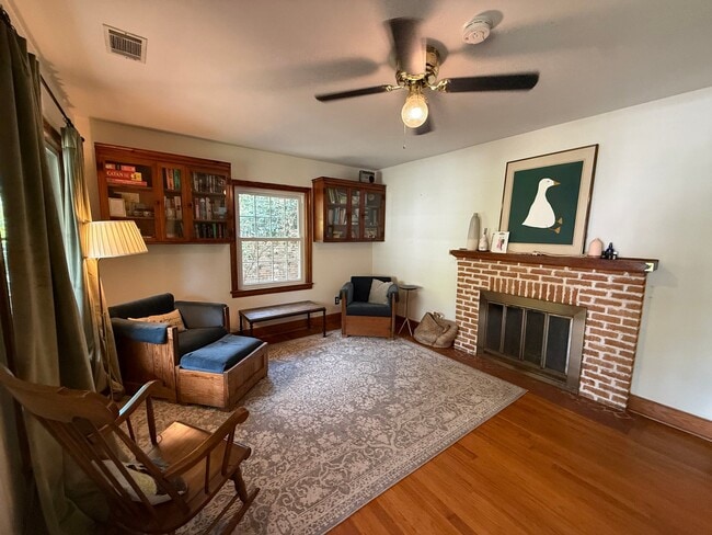 Foto del edificio - 1427 E 48th St