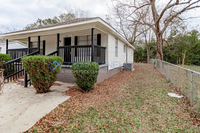 Foto del edificio - NOW OFFERING $250 OFF FIRST FULL MONTH IF ...