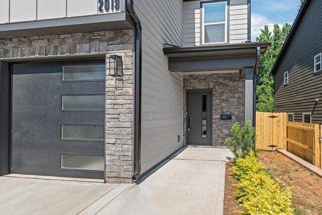 Foto del edificio - New Construction 3 Bedroom Townhome