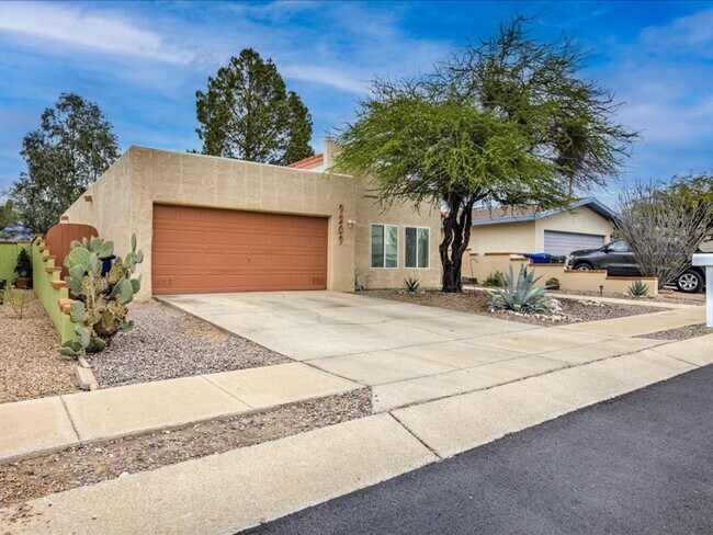 Building Photo - Beautiful 3-Bedroom, 2-Bathroom Home with Spacious Backyard