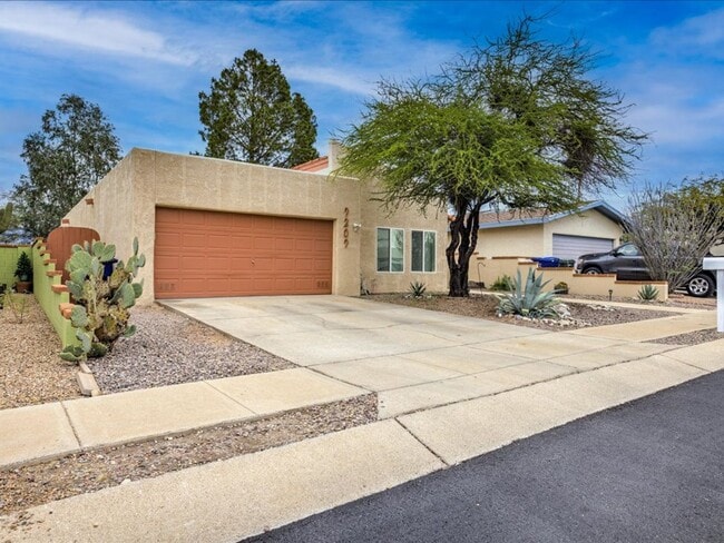 Foto del edificio - Beautiful 3-Bedroom, 2-Bathroom Home with Spacious Backyard