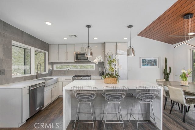 Foto del edificio - 546 Temple Hills Dr