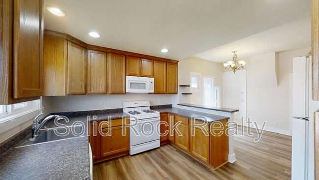 Building Photo - 809 N Wahsatch Ave