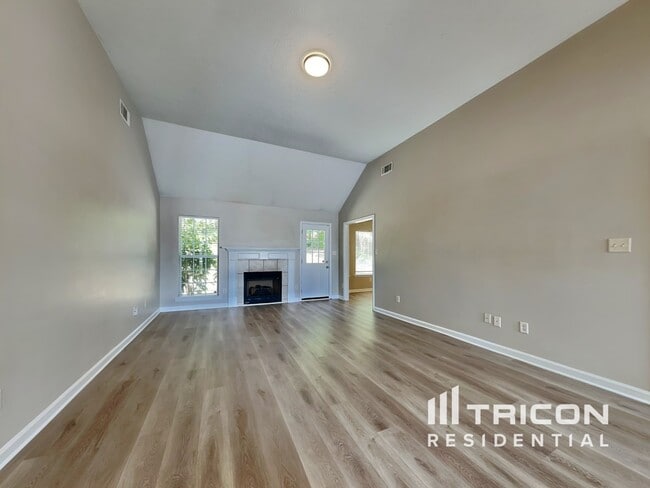 Building Photo - 227 Mill Branch Way