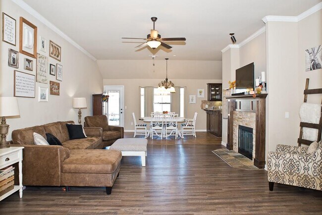 Building Photo - 3913 Caraway Ln