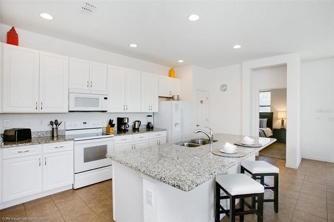 Building Photo - 2505 Rosemont Cir