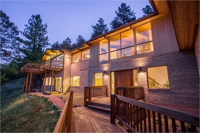 Building Photo - 649 Valley Ln