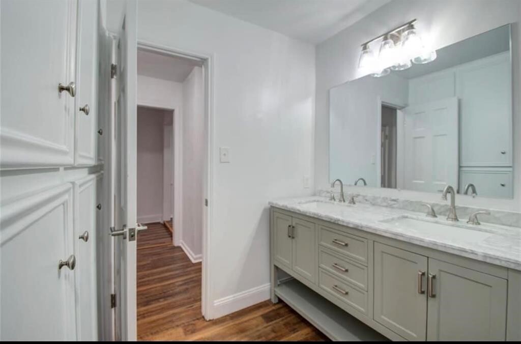 Foto del edificio - 17211 Rolling Creek Dr