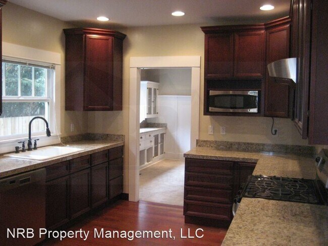 Foto del edificio - 3 br, 2.5 bath House - 518 W. Pioneer Ave