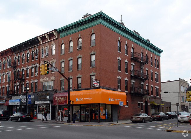 Building Photo - 501 56th St Apartments