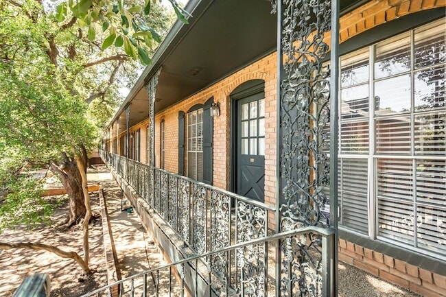 Photo - 6015 E University Blvd Apartment