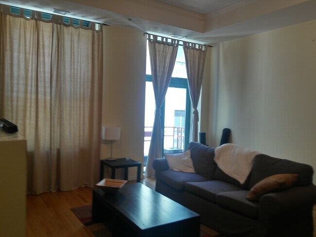 Foto del edificio - 208 W Washington St