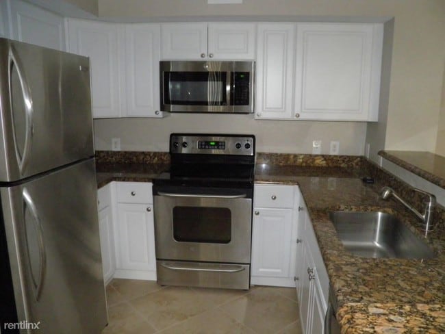 Building Photo - 127 Yacht Club Way