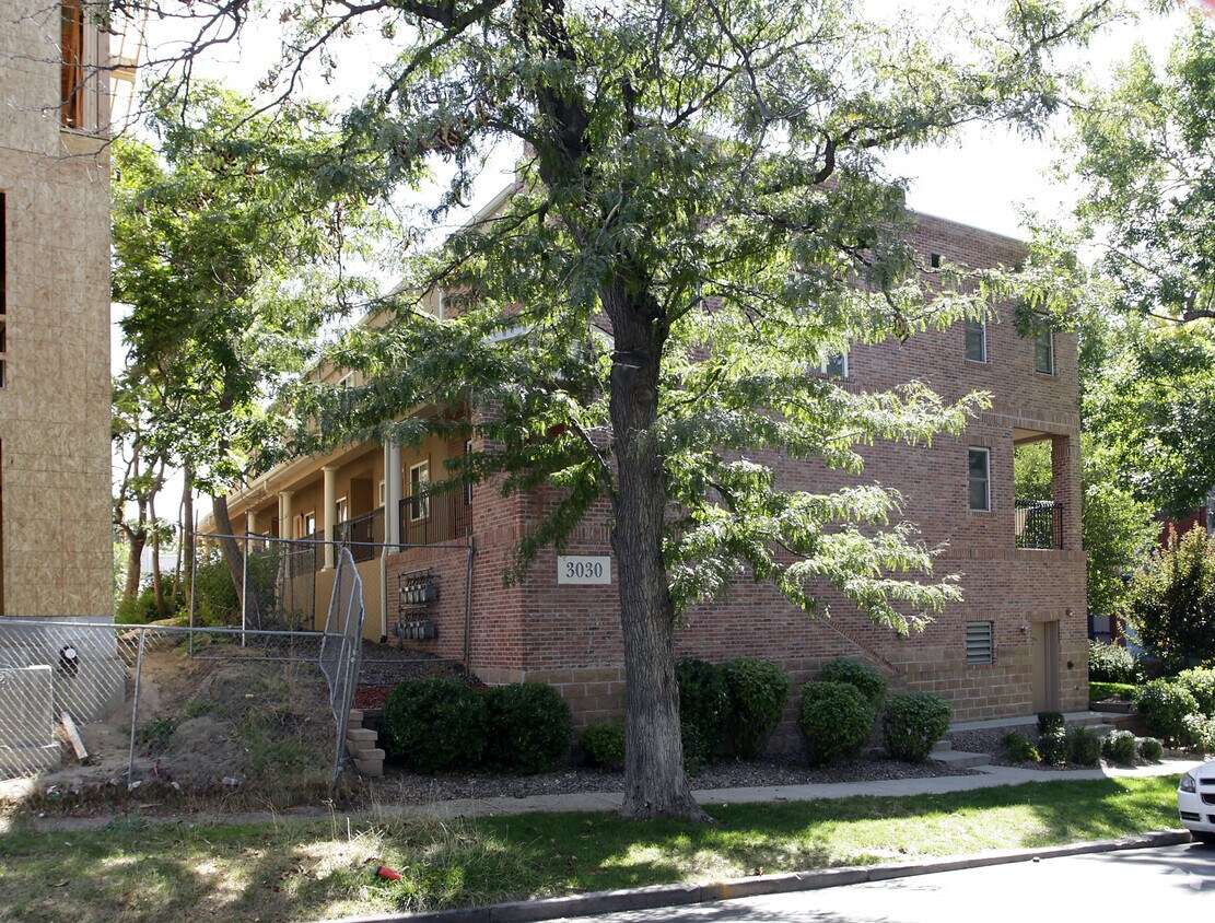 Foto principal - 3030 Wyandot St