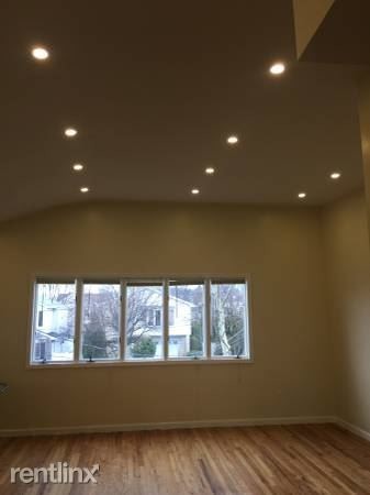 Building Photo - 3 br, 2 bath  - 10611 Pinegrove St duplex