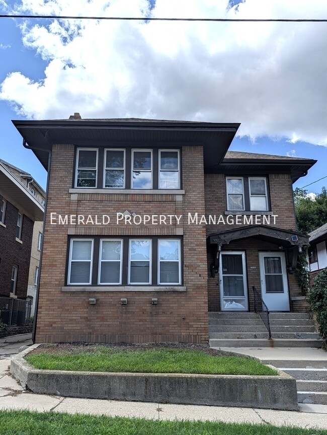 Building Photo - 116 Regan St