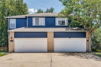 Building Photo - 945-947-947 Sagewood Trail