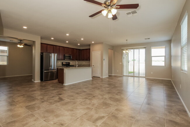 Building Photo - 6269 S Reed Bunting Dr