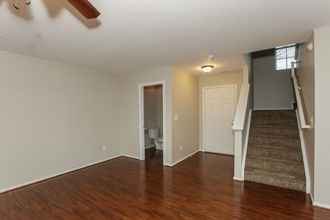 Building Photo - 9727 Hollystone Ln
