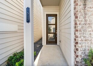 Building Photo - 1517 Canter Bayou Way