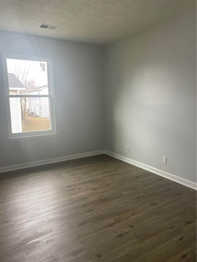 Building Photo - 408 Bainbridge Ct