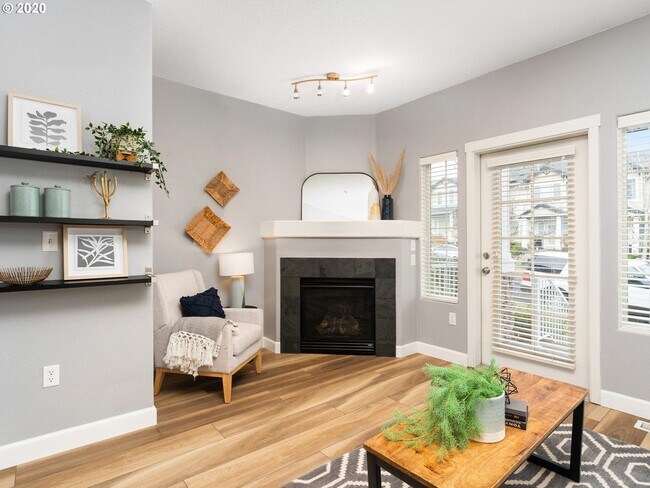 Building Photo - Charming 2Bd/2.5Ba Townhome Located in the...