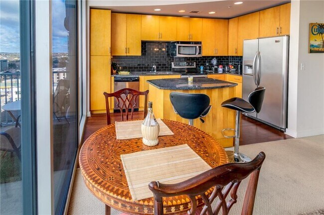 Foto del edificio - 360 Nueces St