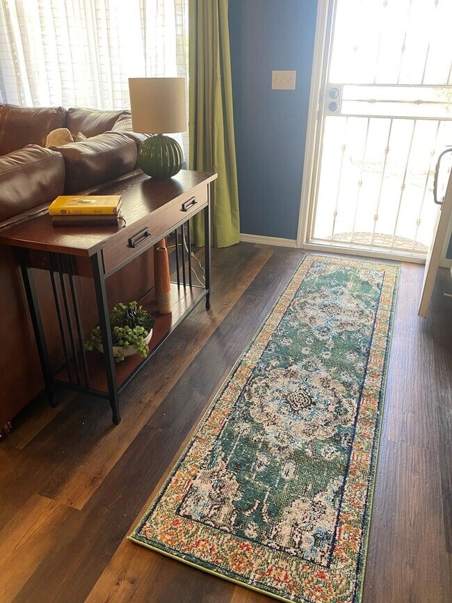 Foto del edificio - High end, professionally decorated, single...