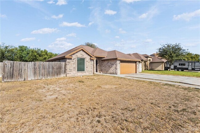 Foto del edificio - 555 Greystone Cir
