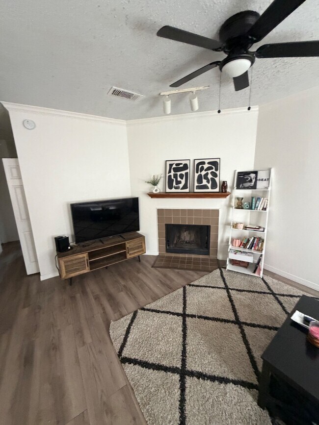 Foto del edificio - 915 W 23rd St