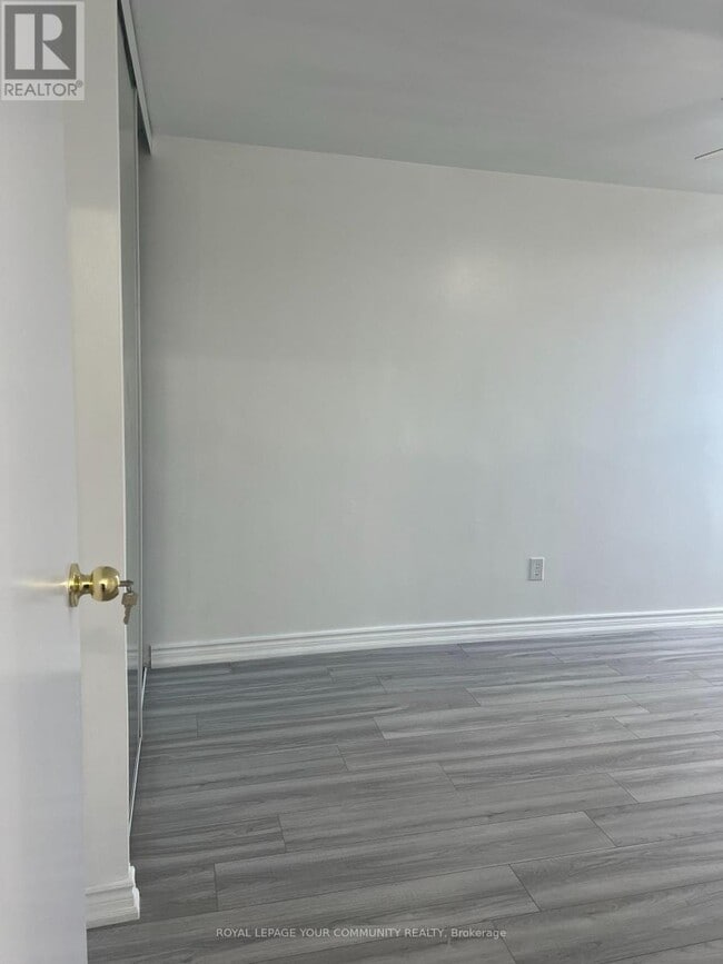 Building Photo - 15 Vicora Linkway