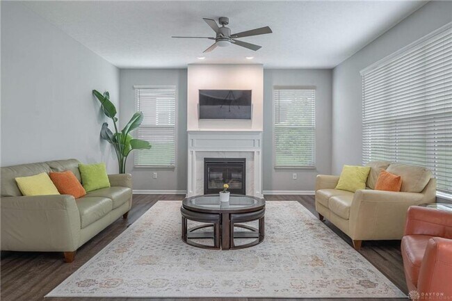 Foto del edificio - 225 Pointe Oakwood Way